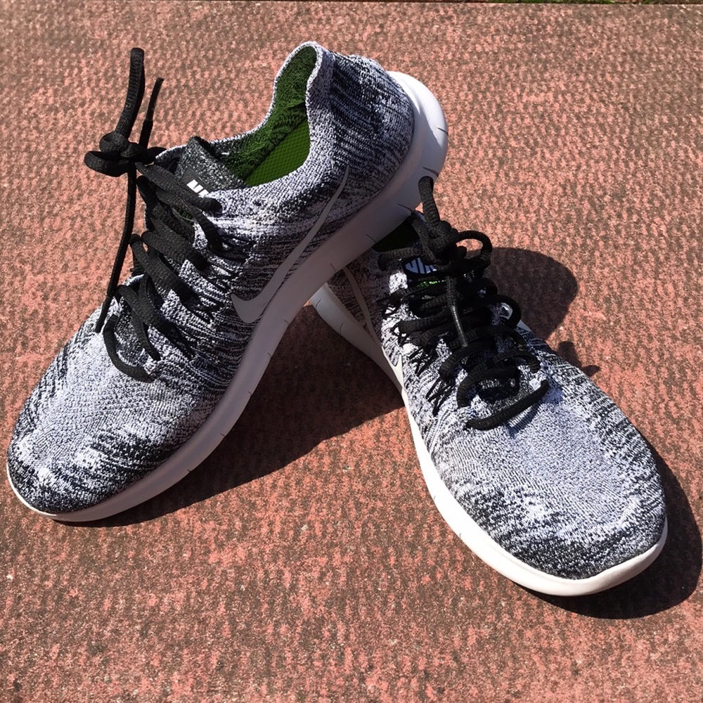 Nike Free RN Flyknit Sneakers